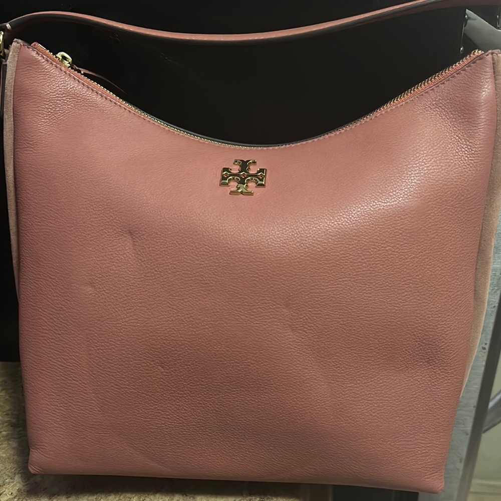 NEW & NEVER WORN Tory Burch Pink Shoulder Bag with Gold Hardware